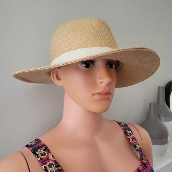 J.crew NWT women's hat. - Picture 3 of 6